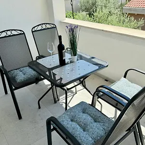 & Petra Gostinjska kuća